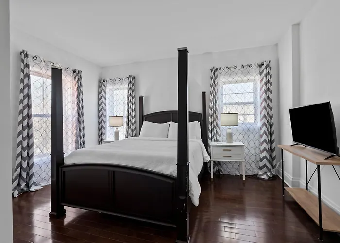 Сasa de vacaciones Spacious Trendy 4br Urban Retreat, Location In *
