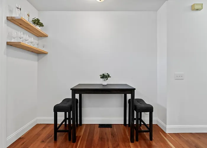 Сasa de vacaciones Spacious Trendy 4br Urban Retreat, Location In Columbus