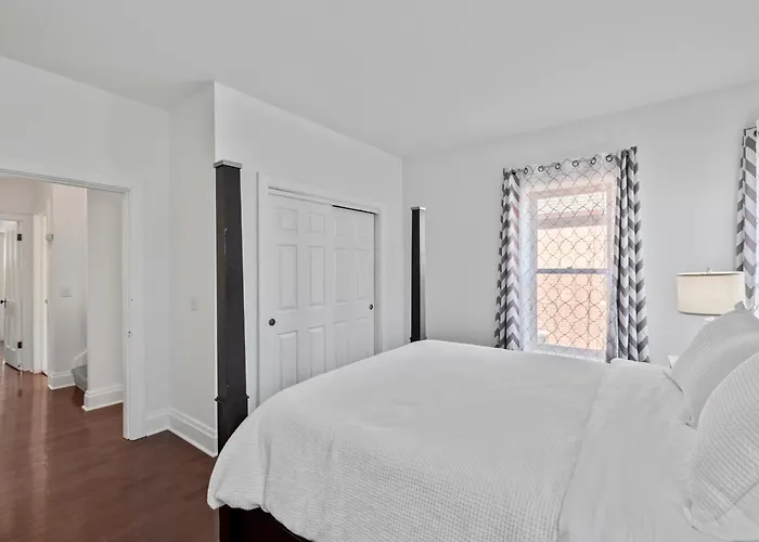 Spacious Trendy 4br Urban Retreat, Location In Сasa de vacaciones Columbus