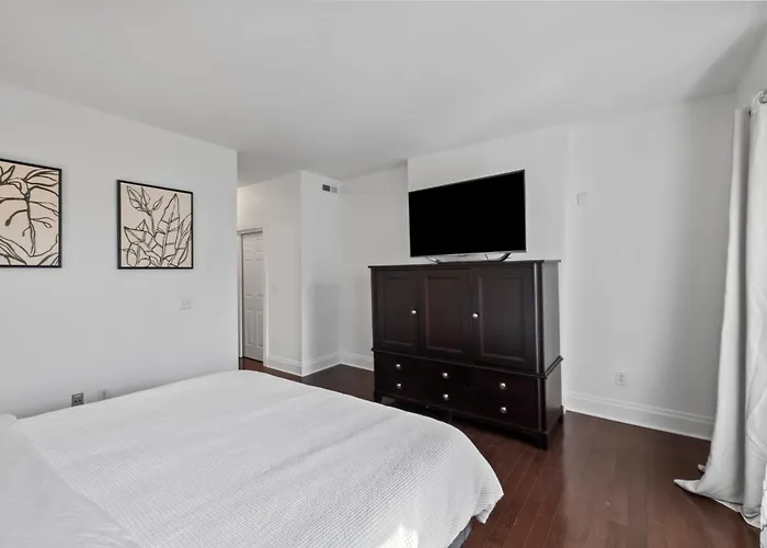 Spacious Trendy 4br Urban Retreat, Location In Сasa de vacaciones Columbus