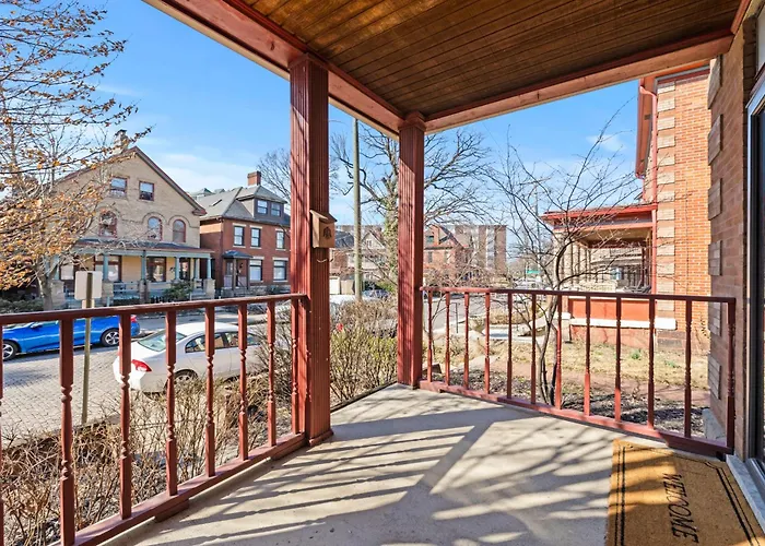 Spacious Trendy 4br Urban Retreat, Location In Сasa de vacaciones Columbus