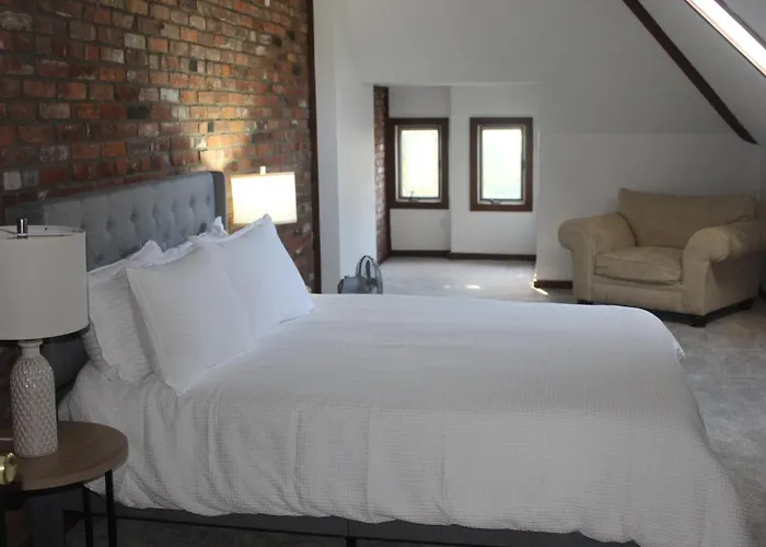 Сasa de vacaciones Spacious Trendy 4br Urban Retreat, Location In *